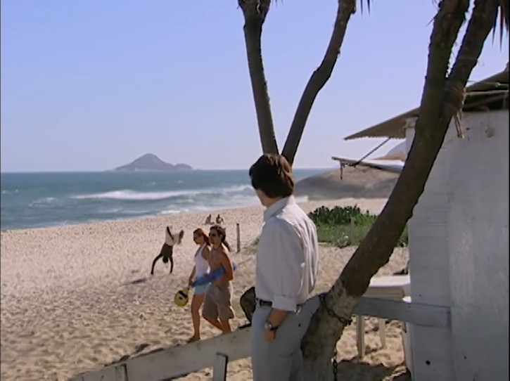 Cenas de Mohamed e Latiffa na praia